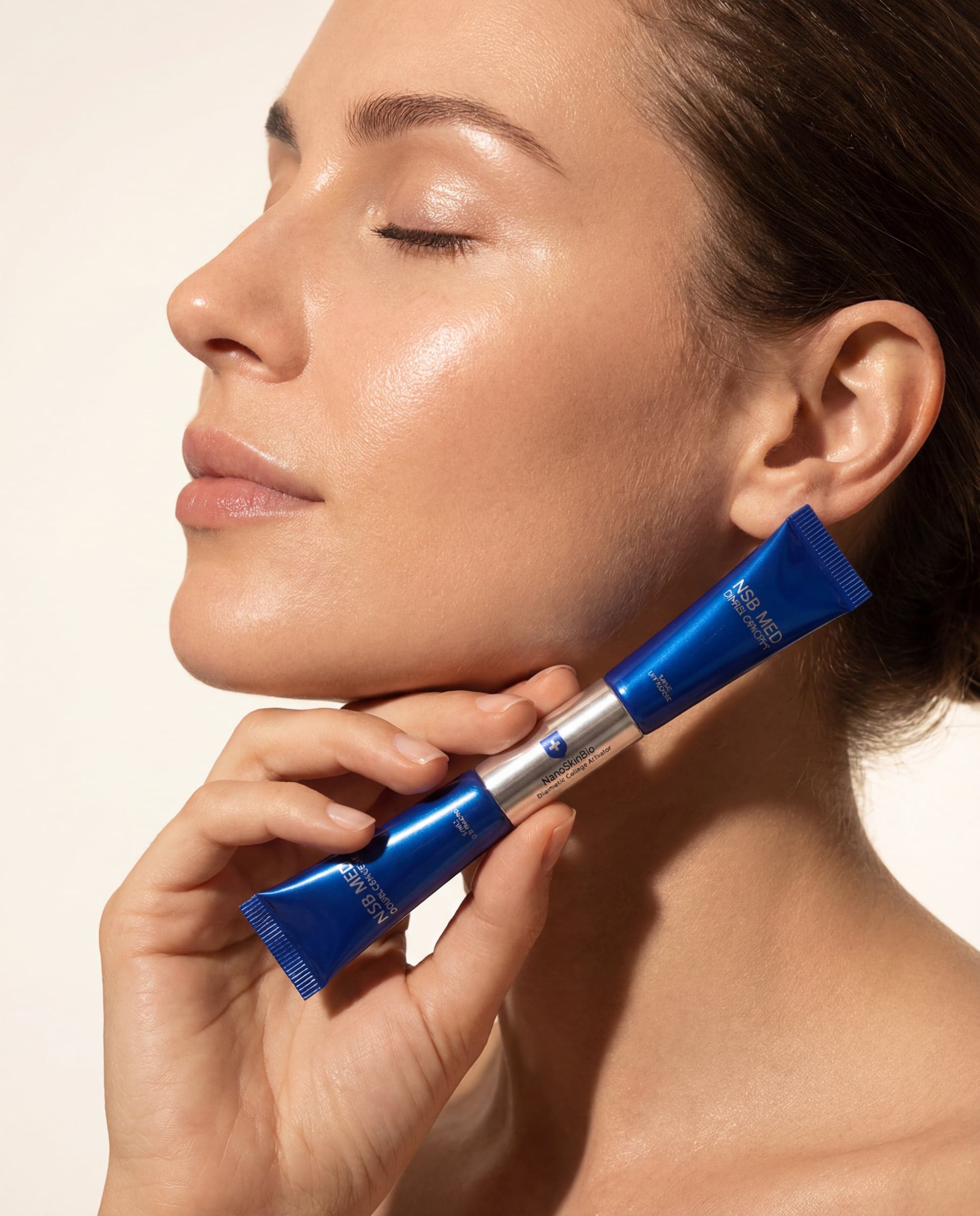 NanoSkinBio MED em uso — fotografia editorial oficial