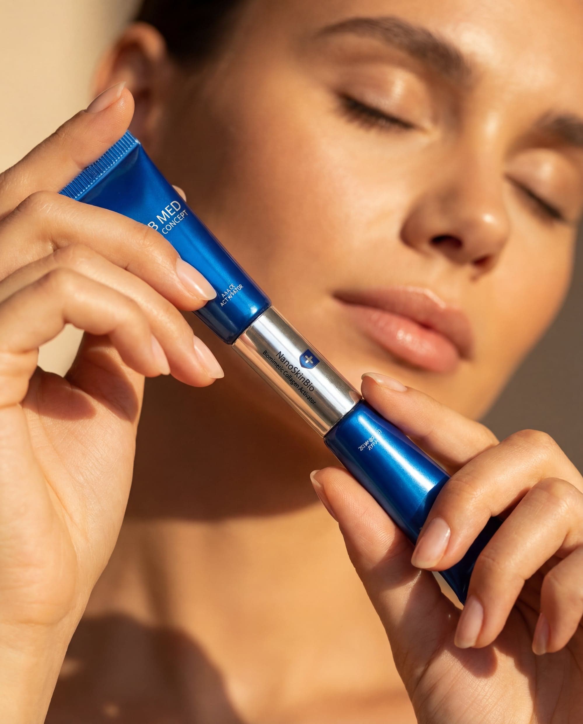 Aplicação de NanoSkinBio MED junto ao rosto — hidratação multi-profundidade